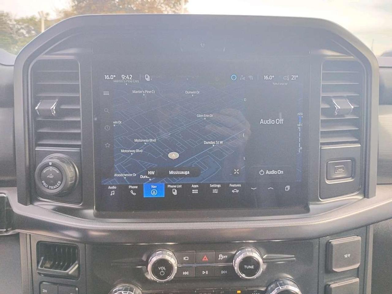 2026 Ford F-150 Lariat Photo