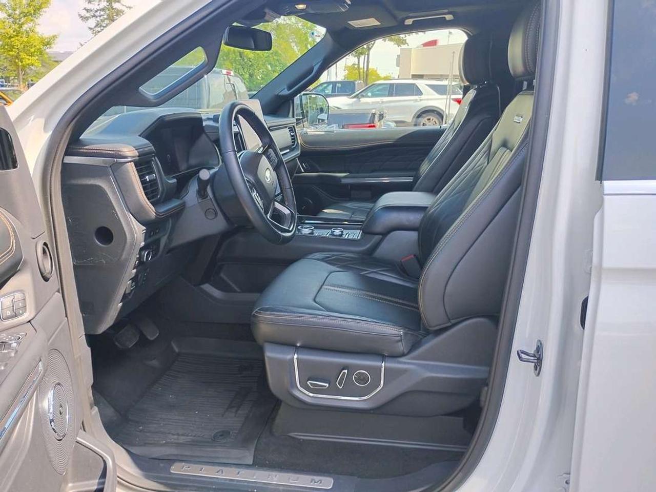 2024 Ford Expedition Platinum Max 4X4 Photo