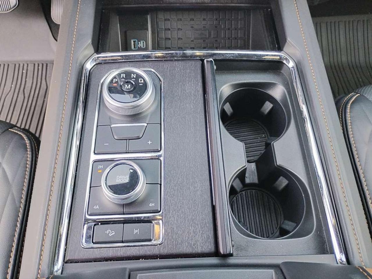 2024 Ford Expedition Platinum Max 4X4 Photo
