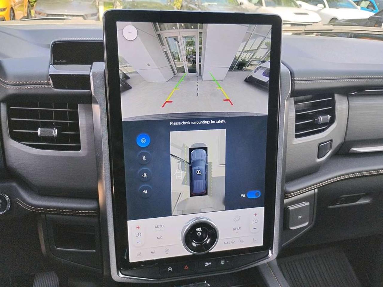 2024 Ford Expedition Platinum Max 4X4 Photo