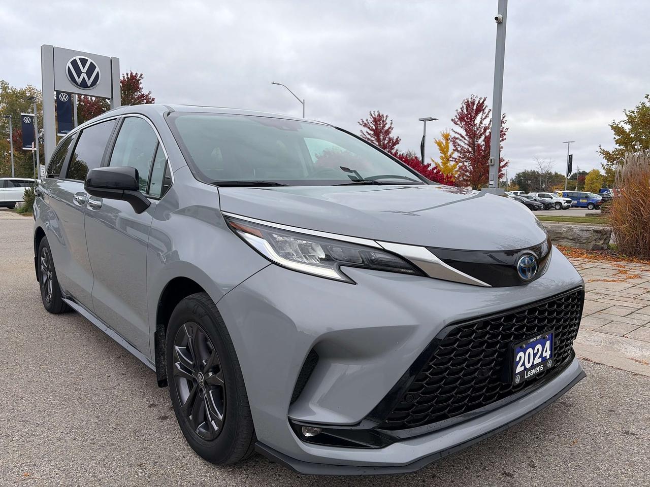 2024 Toyota Sienna XSE Photo