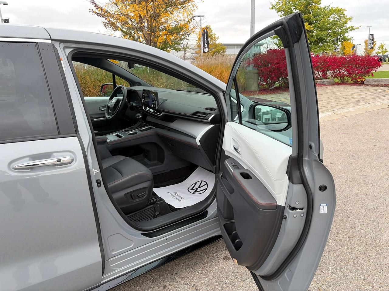 2024 Toyota Sienna XSE Photo