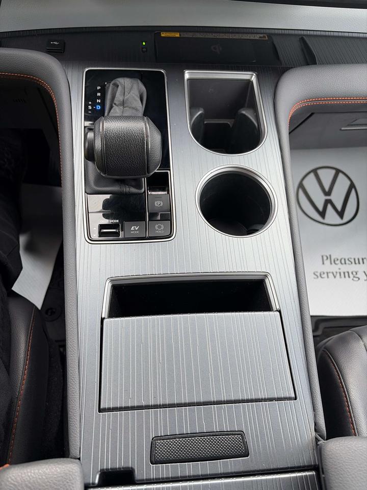 2024 Toyota Sienna XSE Photo