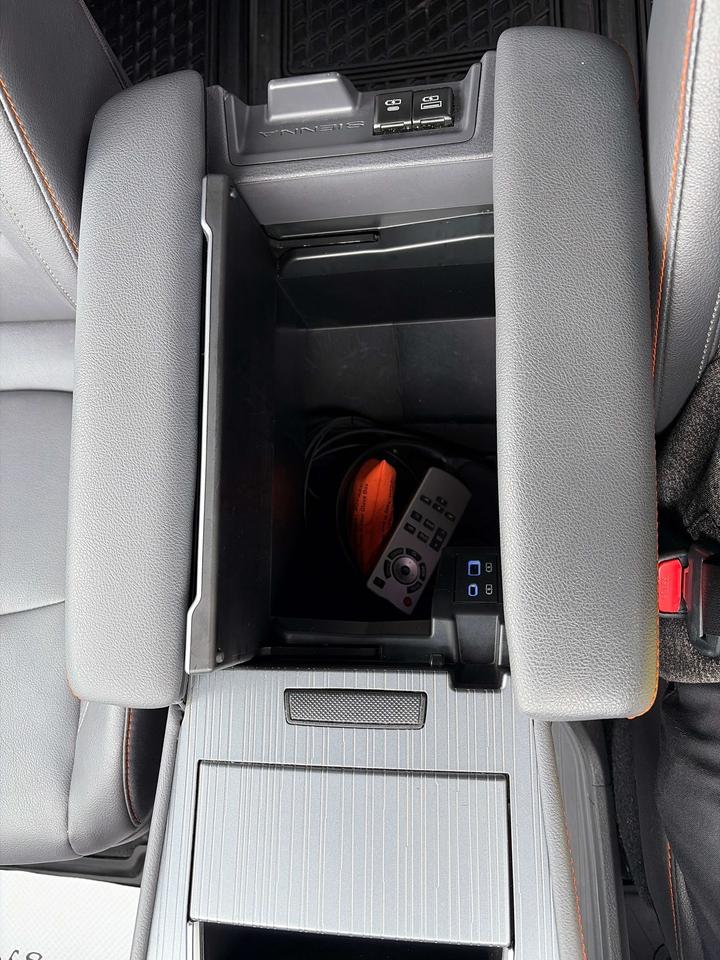 2024 Toyota Sienna XSE Photo