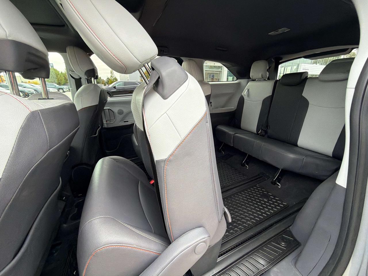 2024 Toyota Sienna XSE Photo