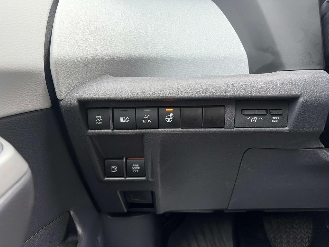 2024 Toyota Sienna XSE Photo