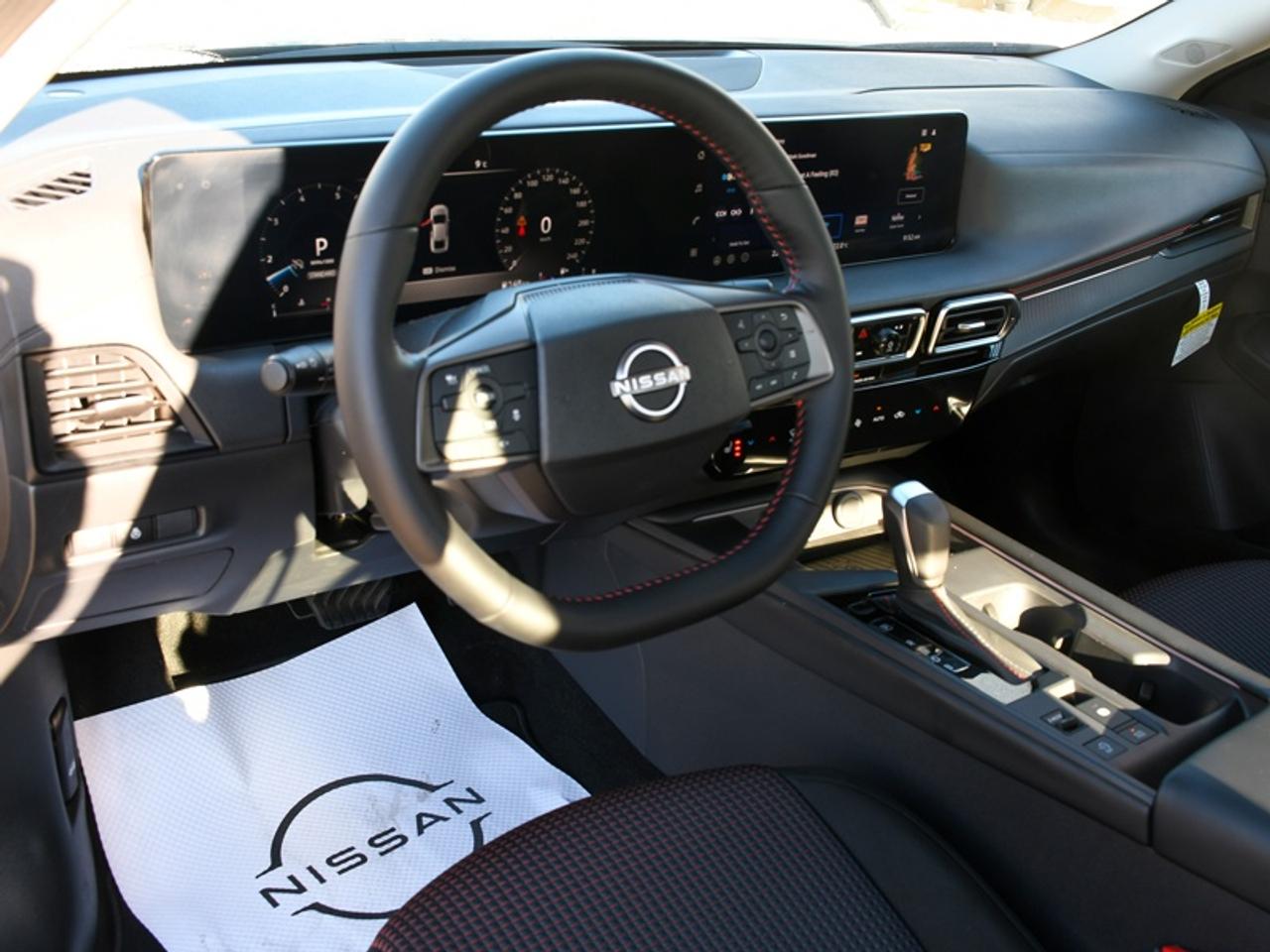 2026 Nissan Sentra SR   Heated Seats & Steering   Sunroof   CarPlay   Android Auto   Remote Start   Back up Cam Photo