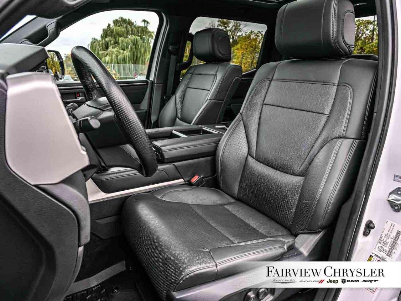 2025 Toyota Tundra 4x4 Crewmax Limited PANORAMIC ROOF   TRD PACKAGE   LEATHER   CARPLAY   HEATED SEATS   HEATED STEERING WHEEL   BLIND SPOT Photo