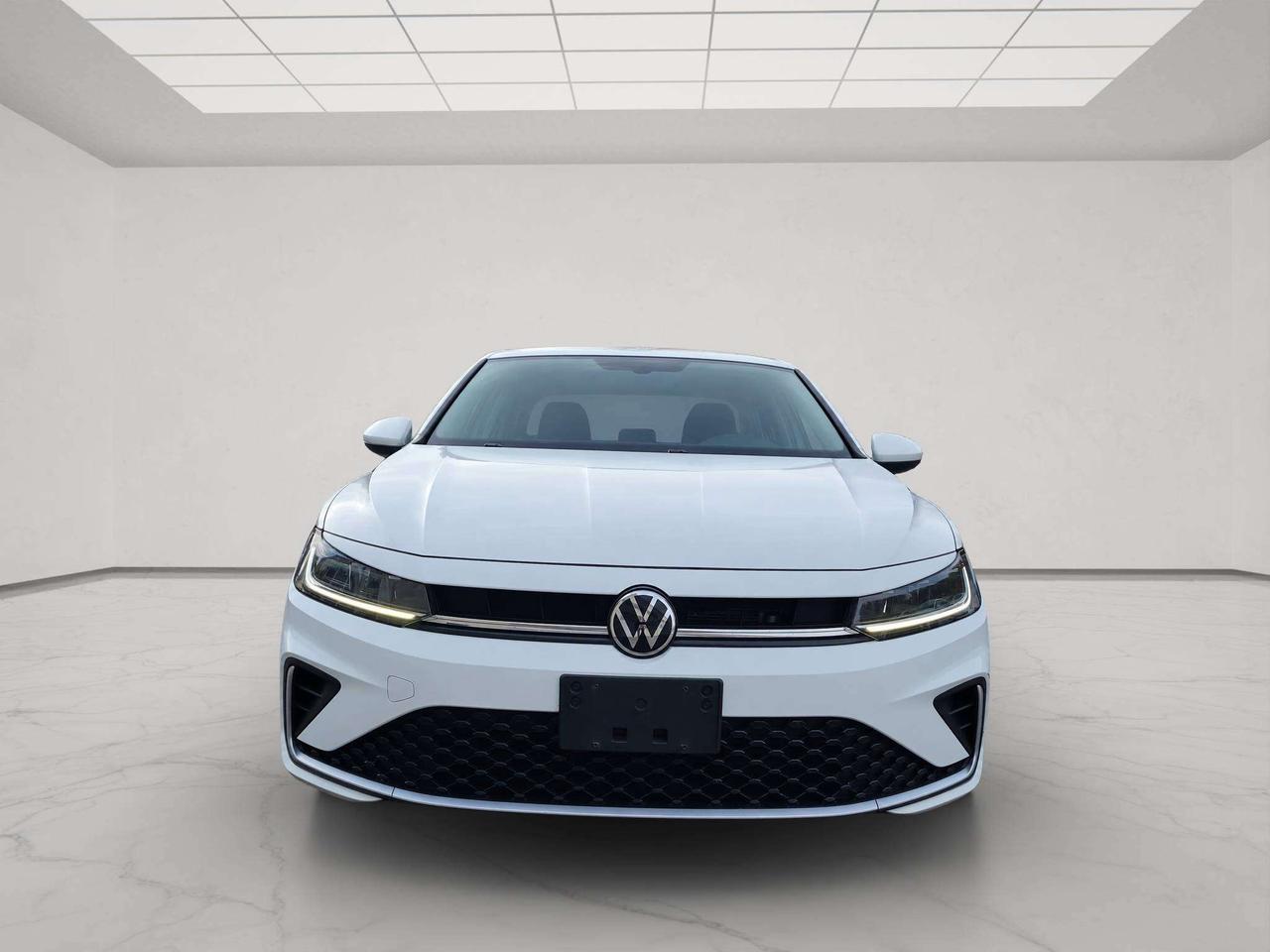 2025 Volkswagen Jetta TRENDLINE, HTD. SEATS, A/C, APPLE/ANDROID, 54K! Photo