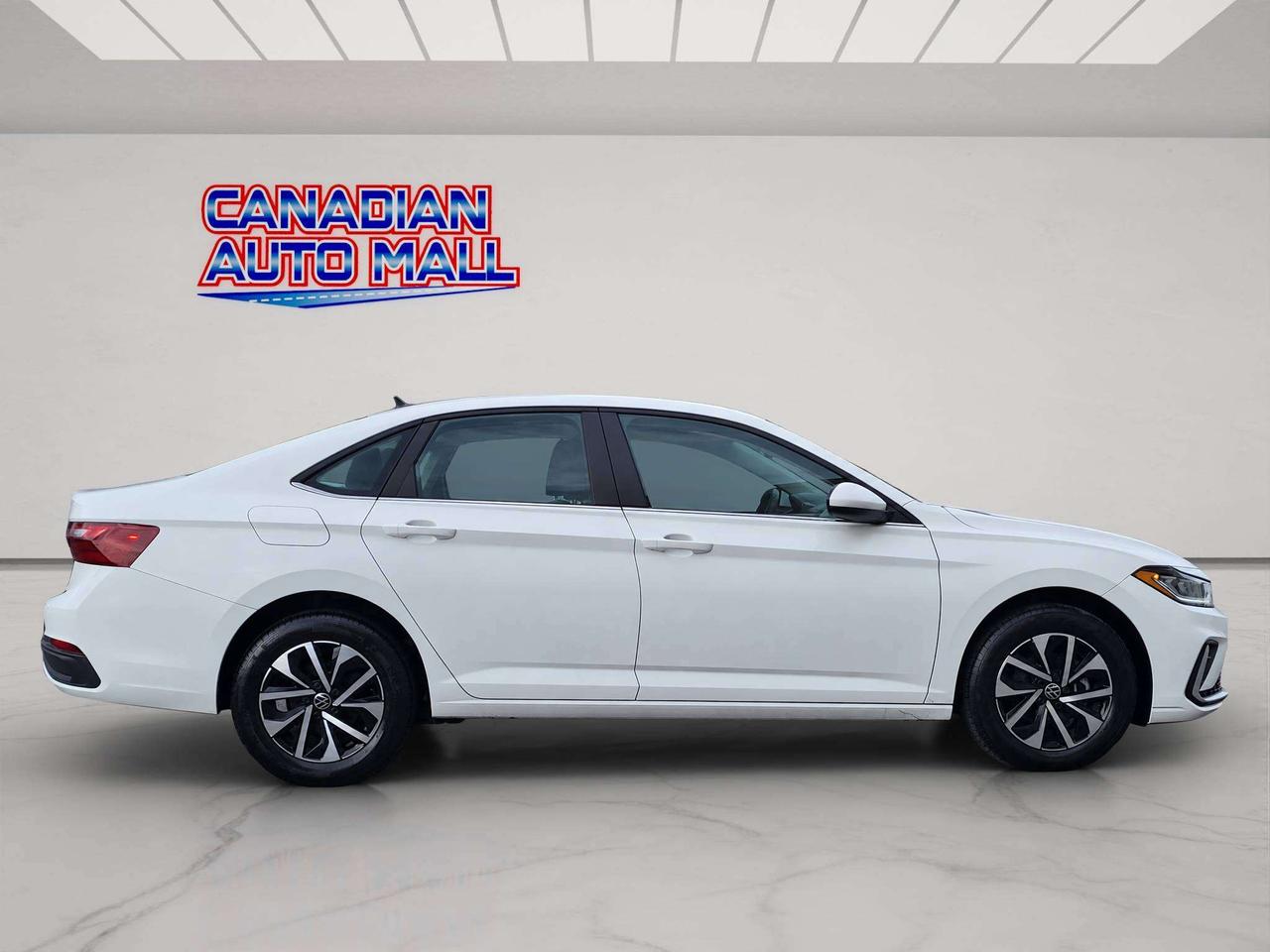 2025 Volkswagen Jetta TRENDLINE, HTD. SEATS, A/C, APPLE/ANDROID, 54K! Photo