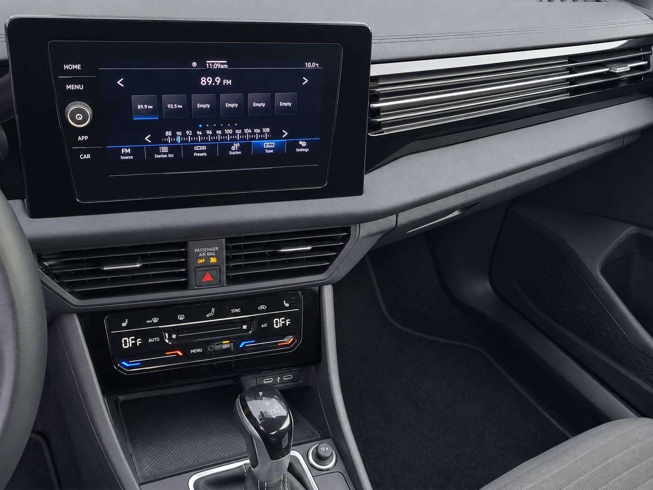 2025 Volkswagen Jetta TRENDLINE, HTD. SEATS, A/C, APPLE/ANDROID, 54K! Photo