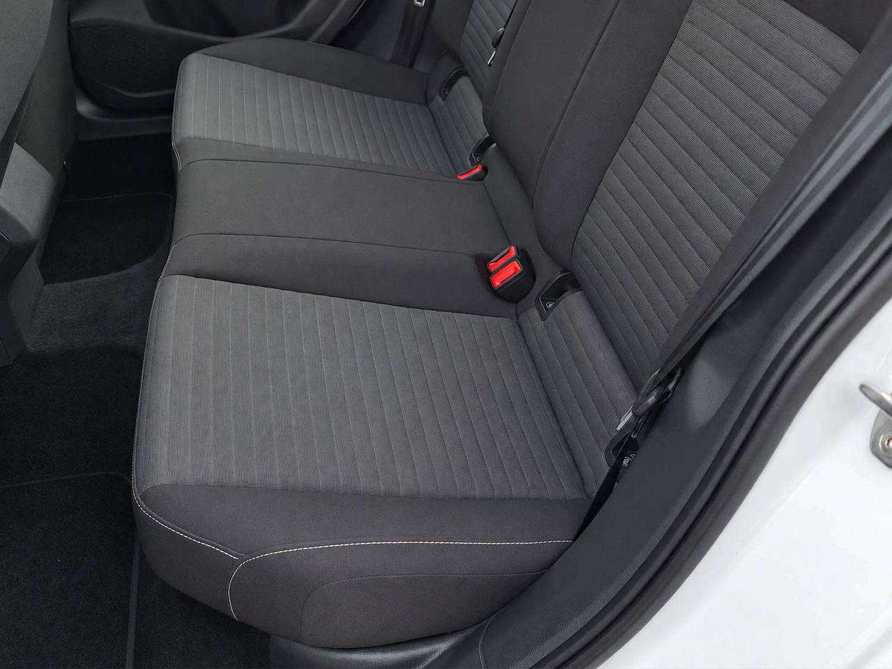 2025 Volkswagen Jetta TRENDLINE, HTD. SEATS, A/C, APPLE/ANDROID, 54K! Photo