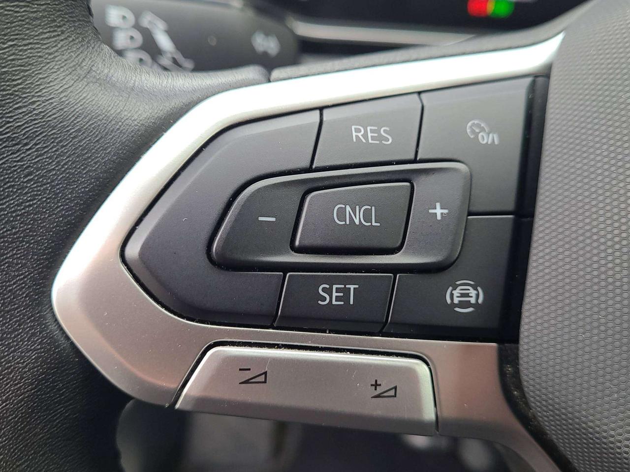 2025 Volkswagen Jetta TRENDLINE, HTD. SEATS, A/C, APPLE/ANDROID, 54K! Photo