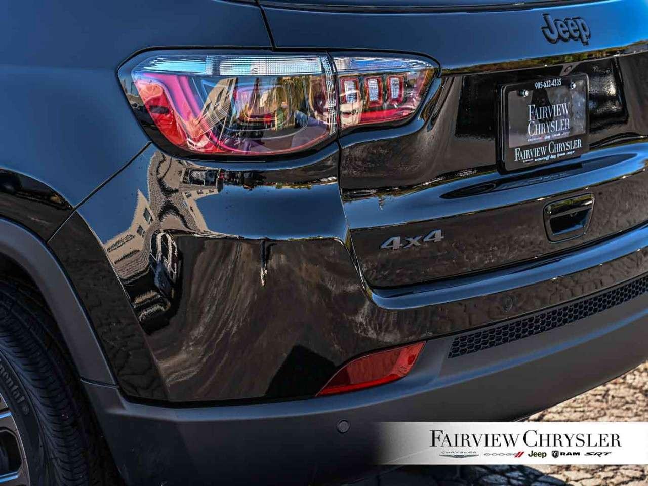 2026 Jeep Compass Limited 4x4 PANO ROOF   LEATHER   ALITUTDE PKG   DRIVER ASSIST   ALPINE SOUND   NAVIGATION Photo