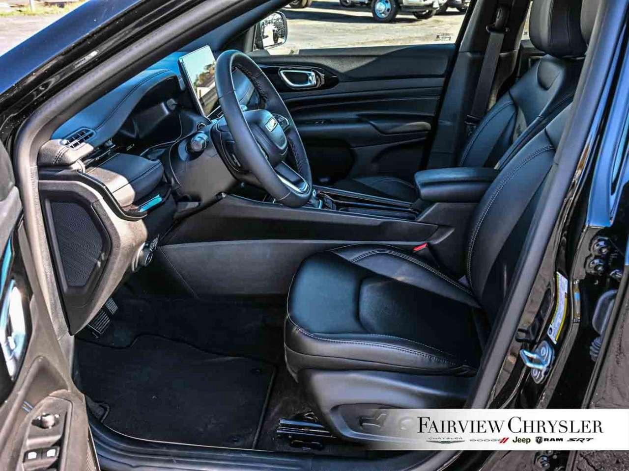 2026 Jeep Compass Limited 4x4 PANO ROOF   LEATHER   ALITUTDE PKG   DRIVER ASSIST   ALPINE SOUND   NAVIGATION Photo
