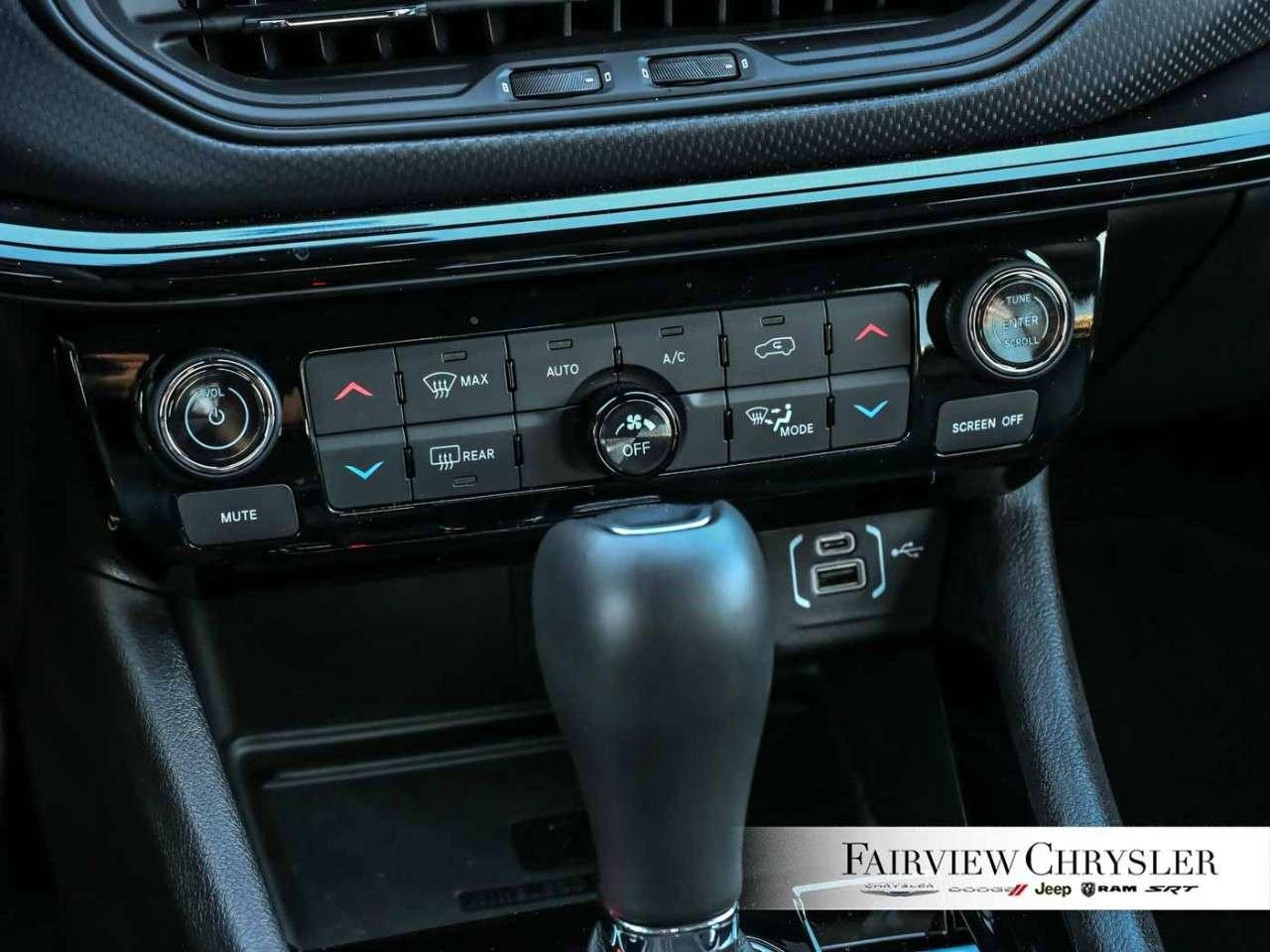 2026 Jeep Compass Limited 4x4 PANO ROOF   LEATHER   ALITUTDE PKG   DRIVER ASSIST   ALPINE SOUND   NAVIGATION Photo