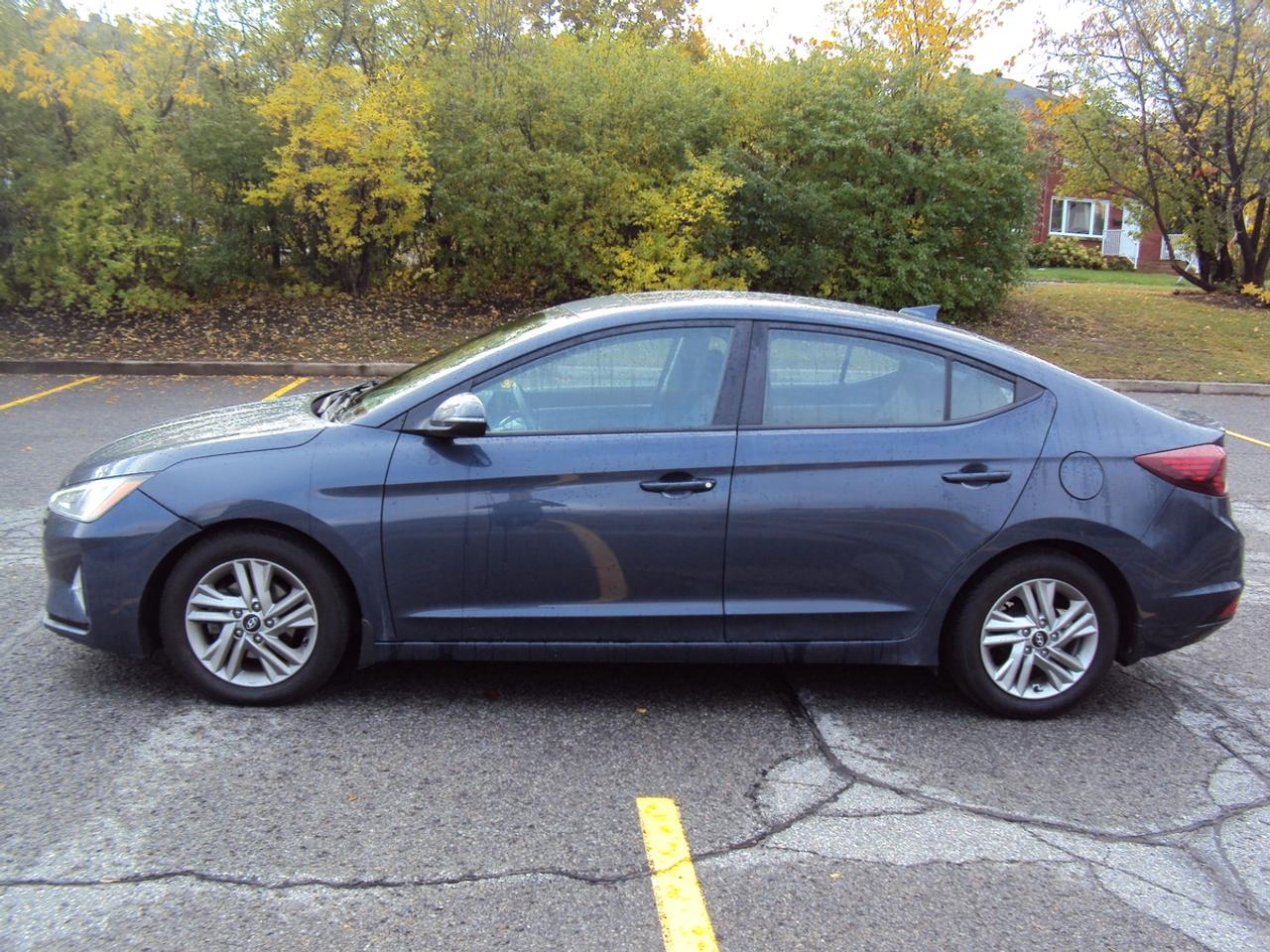 2020 Hyundai Elantra Preferred Photo3