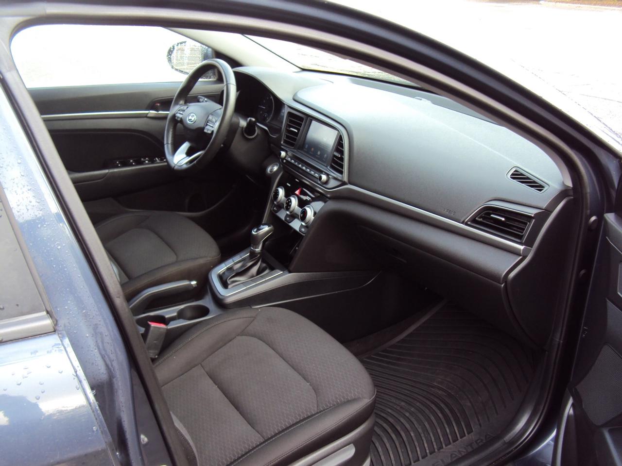 2020 Hyundai Elantra Preferred Photo