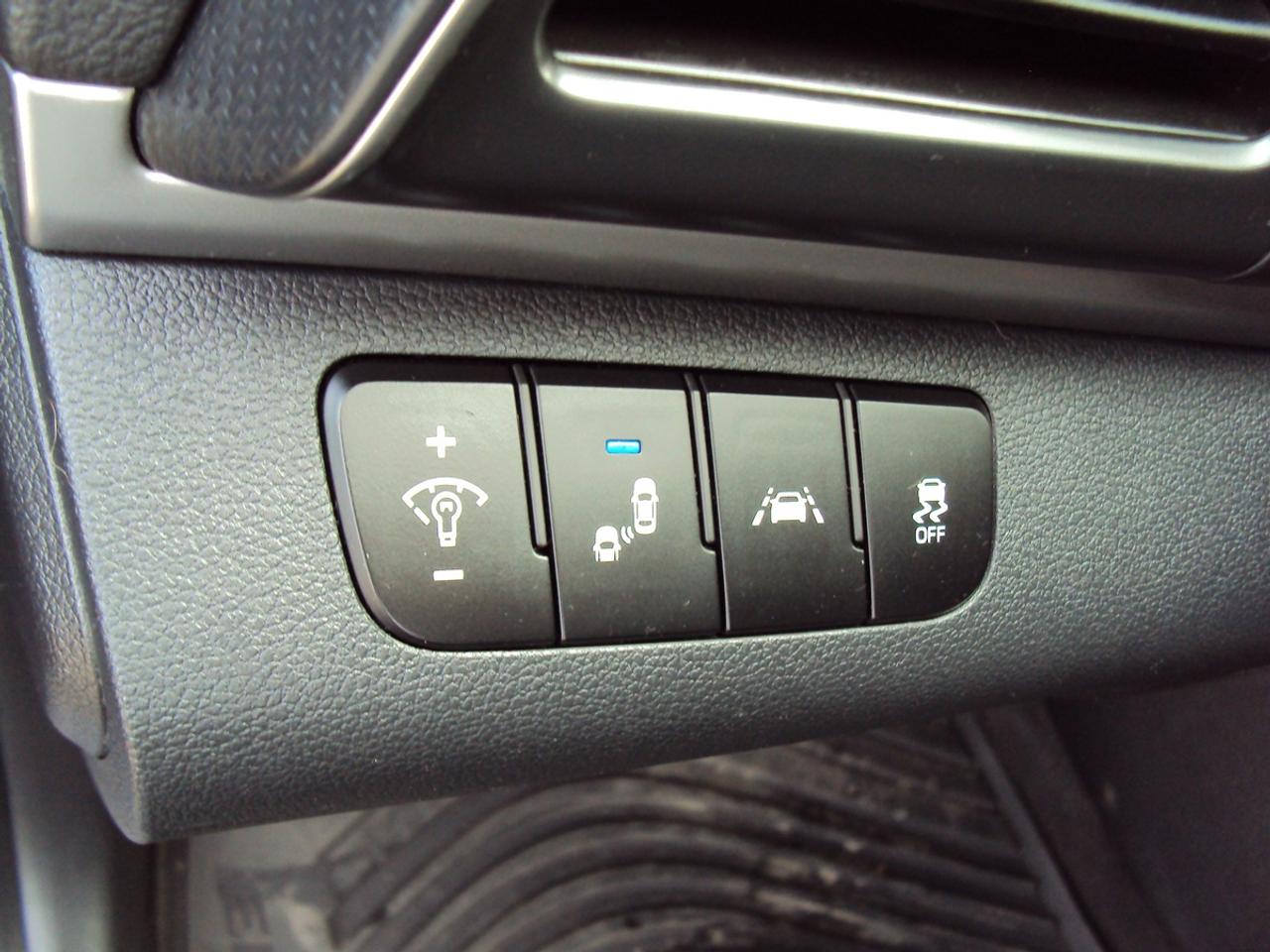 2020 Hyundai Elantra Preferred Photo