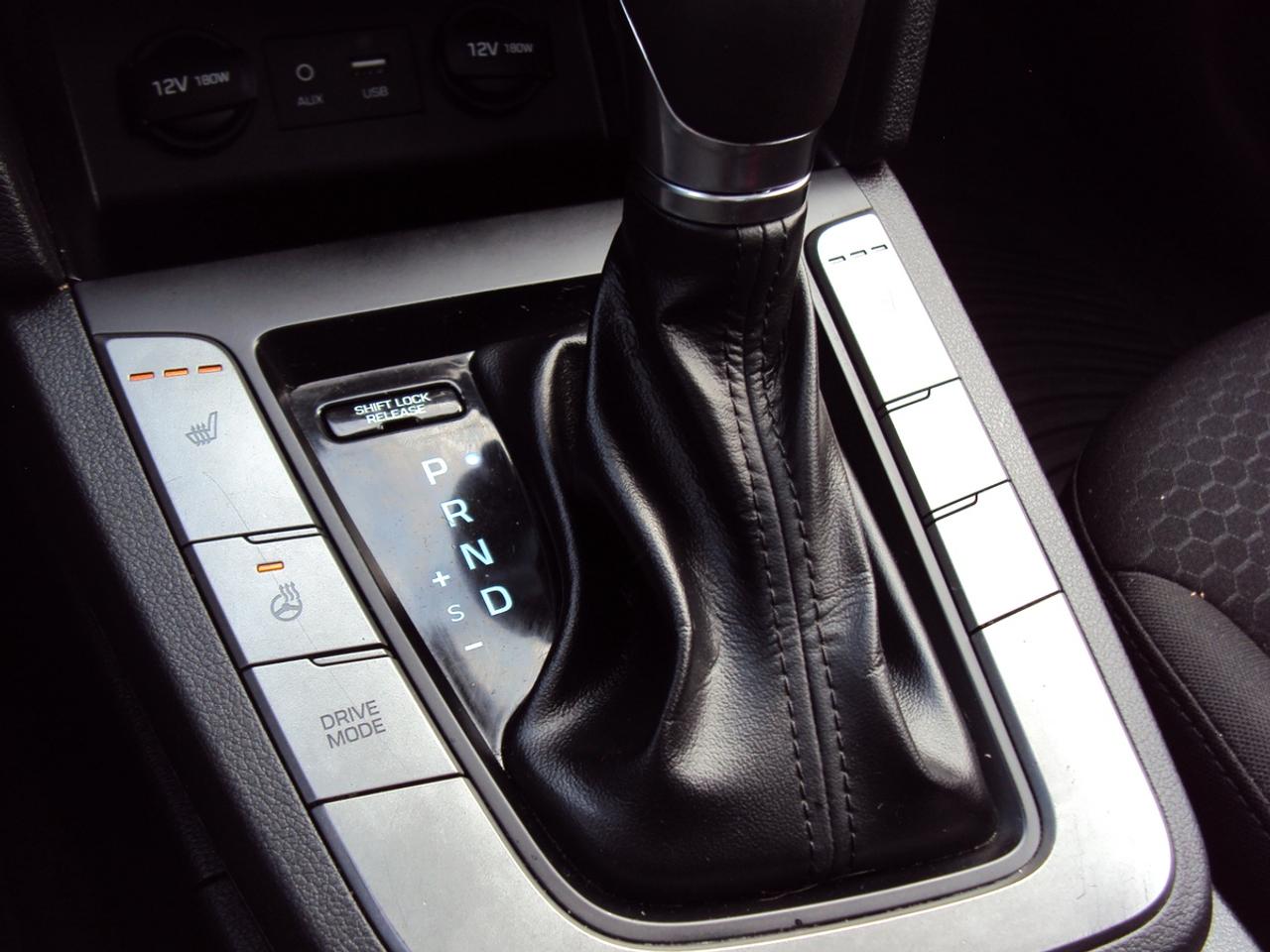 2020 Hyundai Elantra Preferred Photo