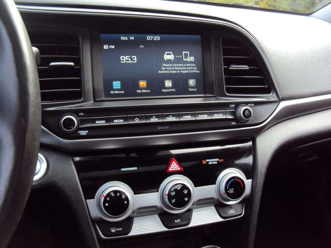 2020 Hyundai Elantra Preferred Photo
