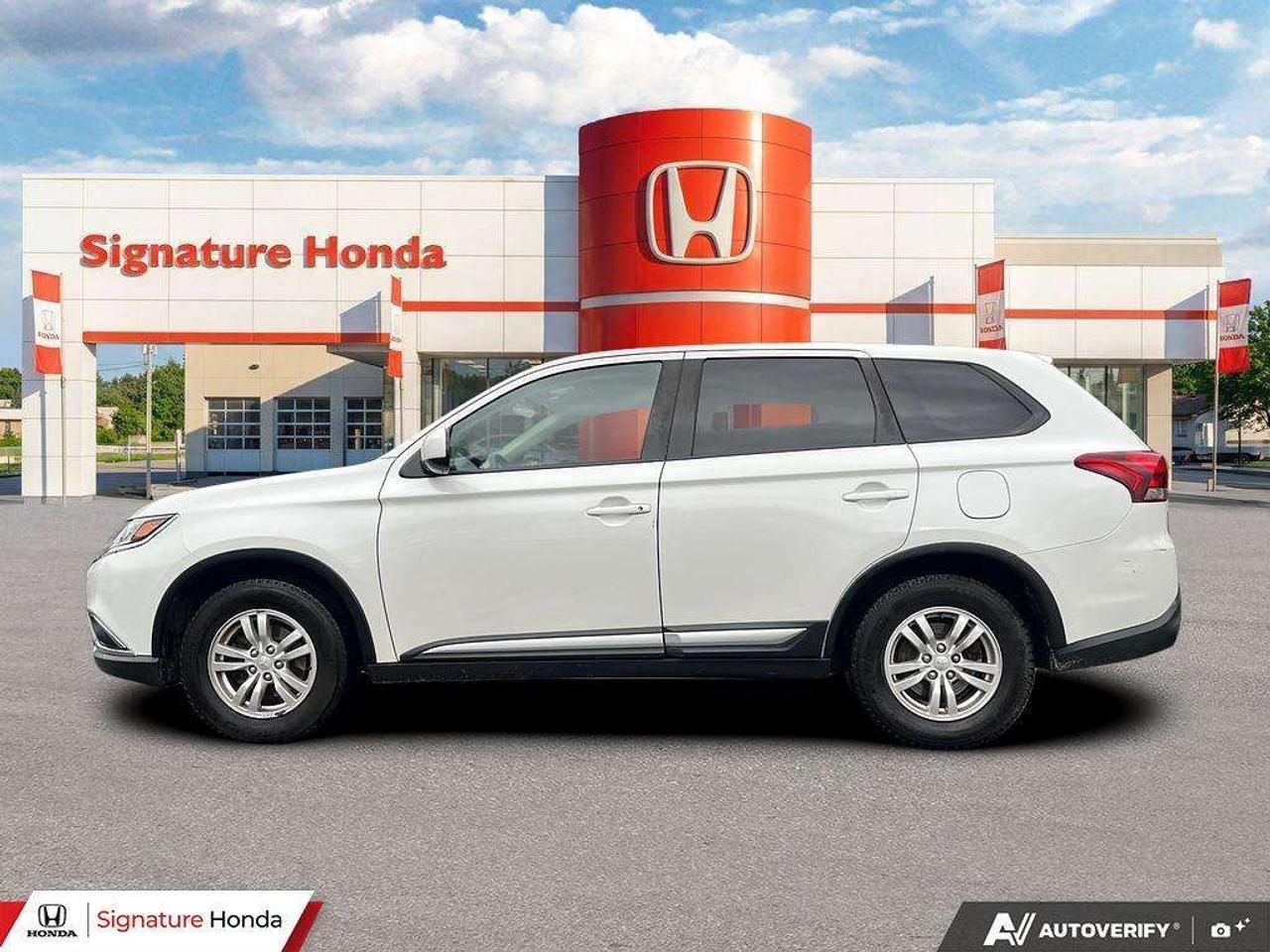 2018 Mitsubishi Outlander ES Photo