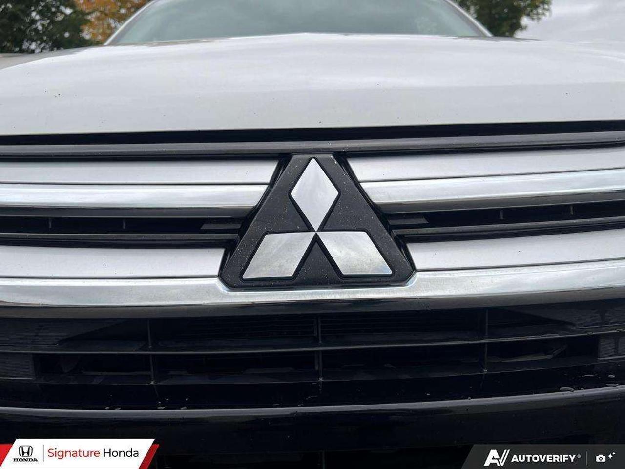 2018 Mitsubishi Outlander ES Photo