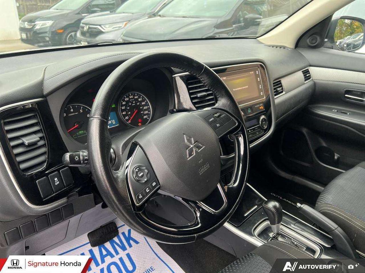 2018 Mitsubishi Outlander ES Photo