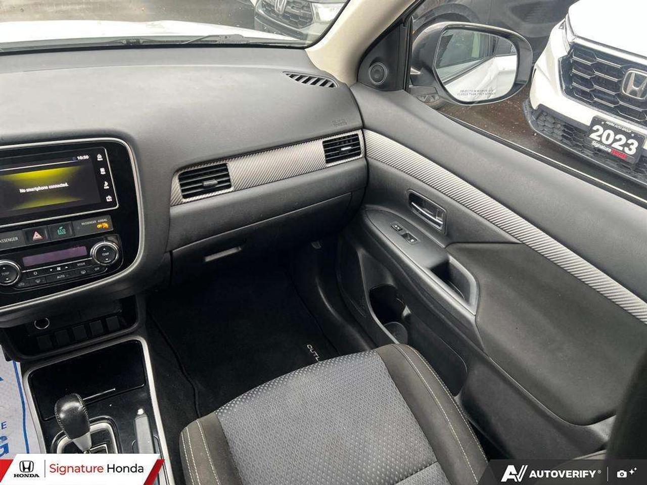 2018 Mitsubishi Outlander ES Photo