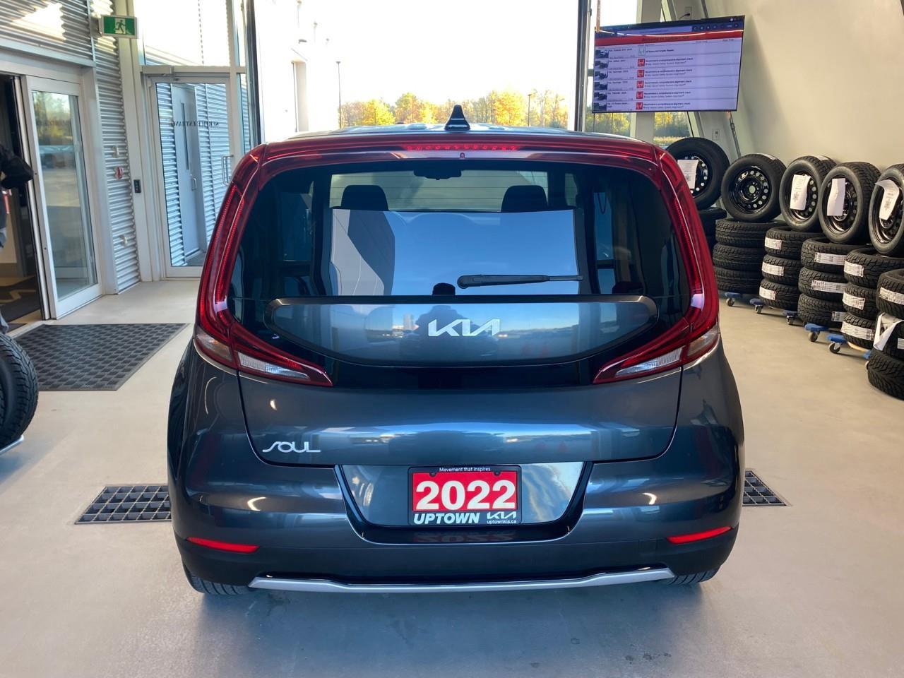 2022 Kia Soul EV EV Premium 4dr Hatchback Photo3