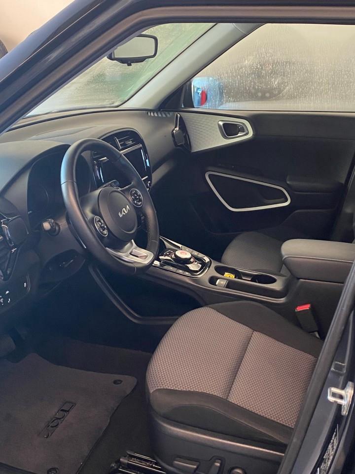 2022 Kia Soul EV EV Premium 4dr Hatchback Photo
