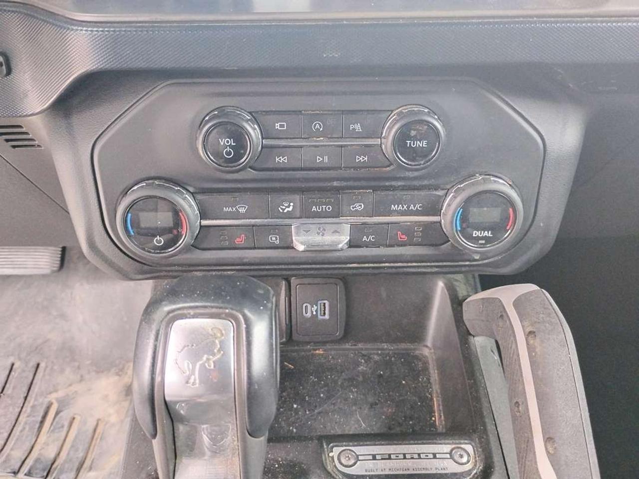 2021 Ford Bronco Outer Banks Photo