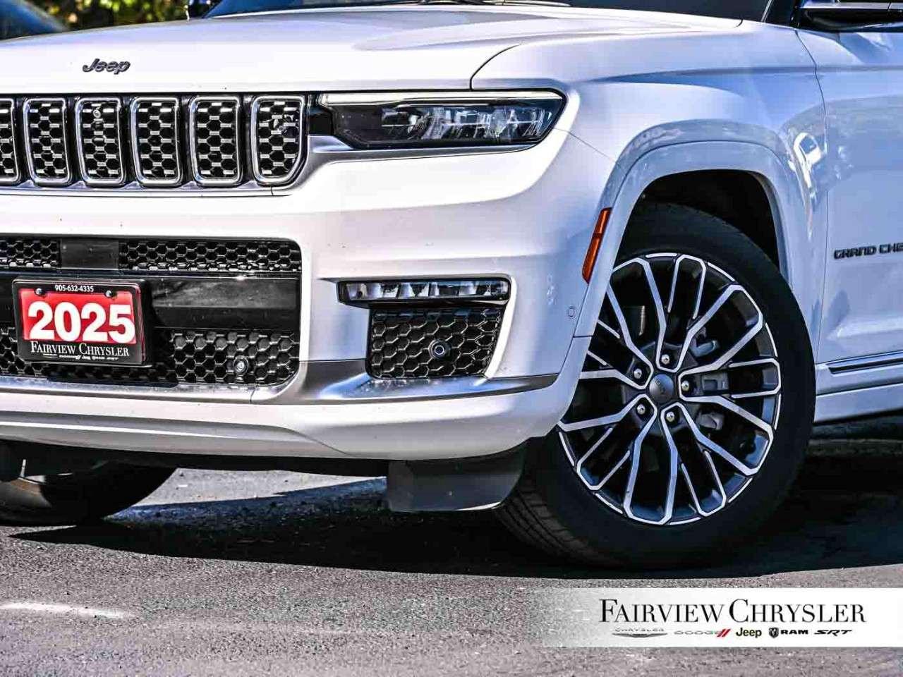 2025 Jeep Grand Cherokee Summit Reserve 4x4 RESERVE   PANO ROOF   LEATHER   HEADS UP DISPLAY   HANDS FREE DRIVE ASSIST   LUX GROUP Photo