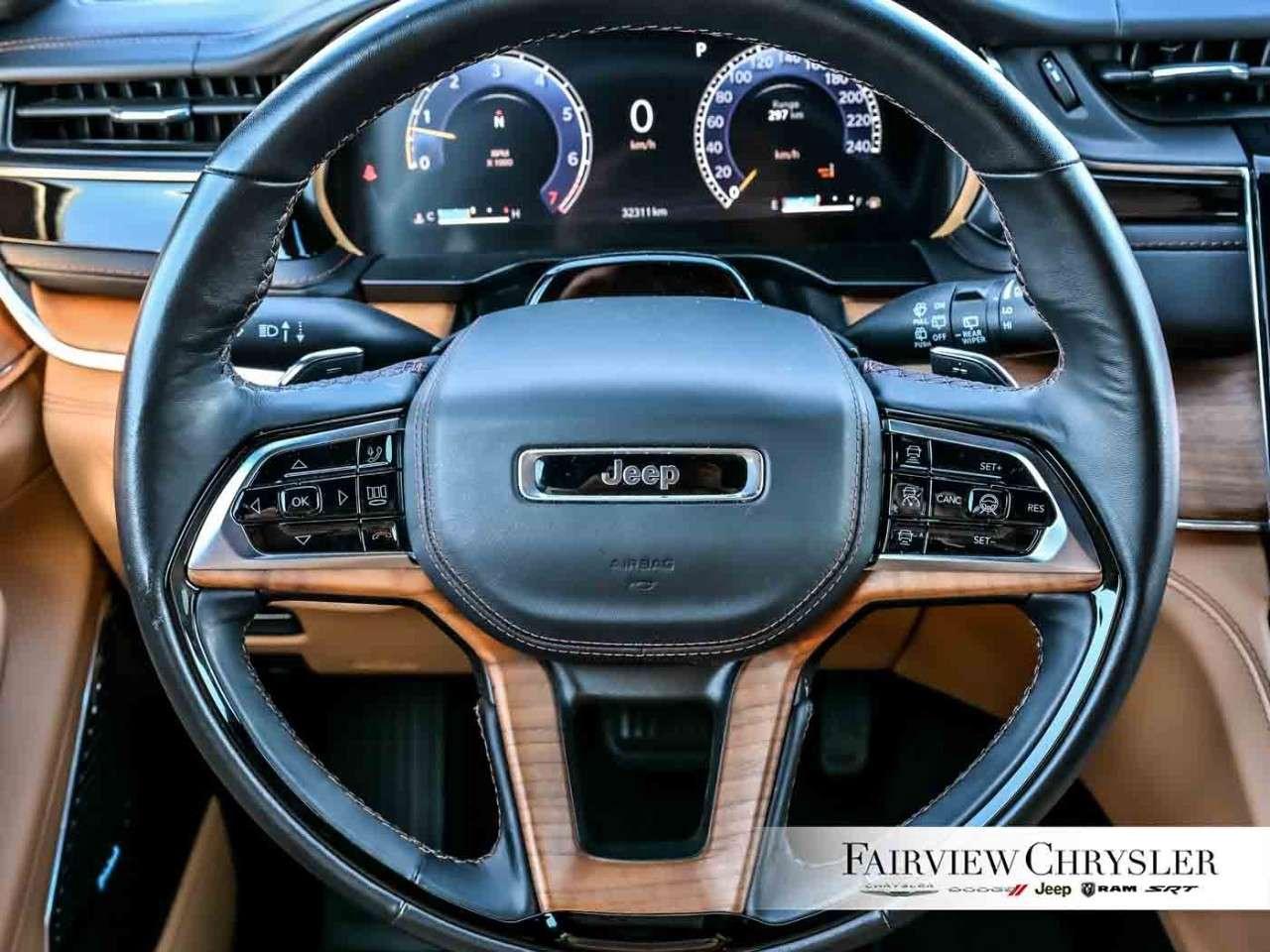 2025 Jeep Grand Cherokee Summit Reserve 4x4 RESERVE   PANO ROOF   LEATHER   HEADS UP DISPLAY   HANDS FREE DRIVE ASSIST   LUX GROUP Photo
