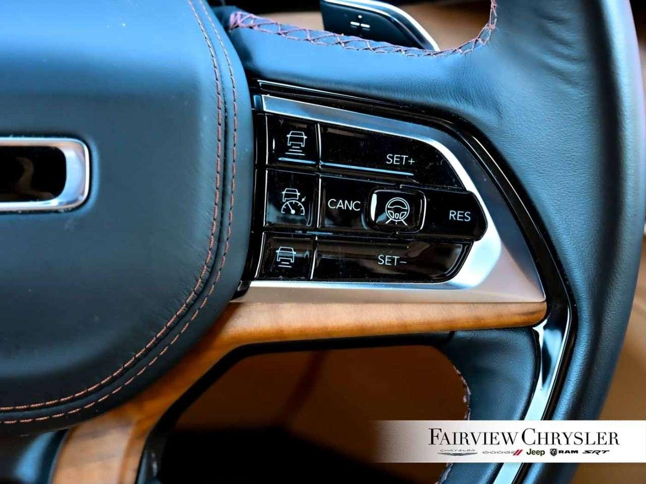2025 Jeep Grand Cherokee Summit Reserve 4x4 RESERVE   PANO ROOF   LEATHER   HEADS UP DISPLAY   HANDS FREE DRIVE ASSIST   LUX GROUP Photo