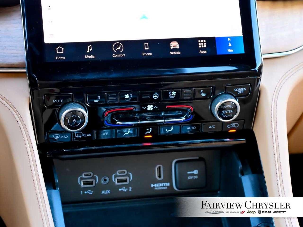 2025 Jeep Grand Cherokee Summit Reserve 4x4 RESERVE   PANO ROOF   LEATHER   HEADS UP DISPLAY   HANDS FREE DRIVE ASSIST   LUX GROUP Photo