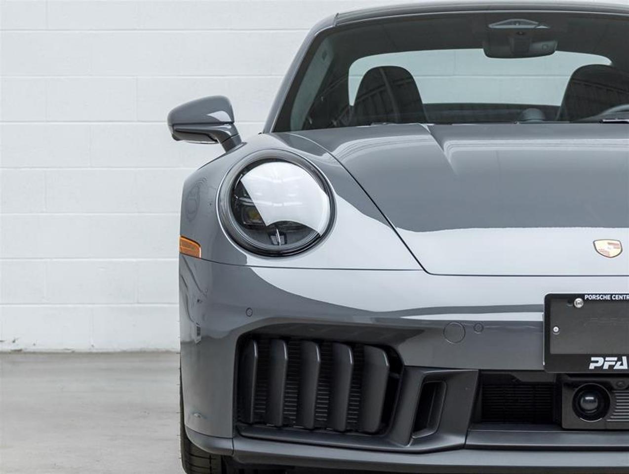 2026 Porsche 911  Photo2
