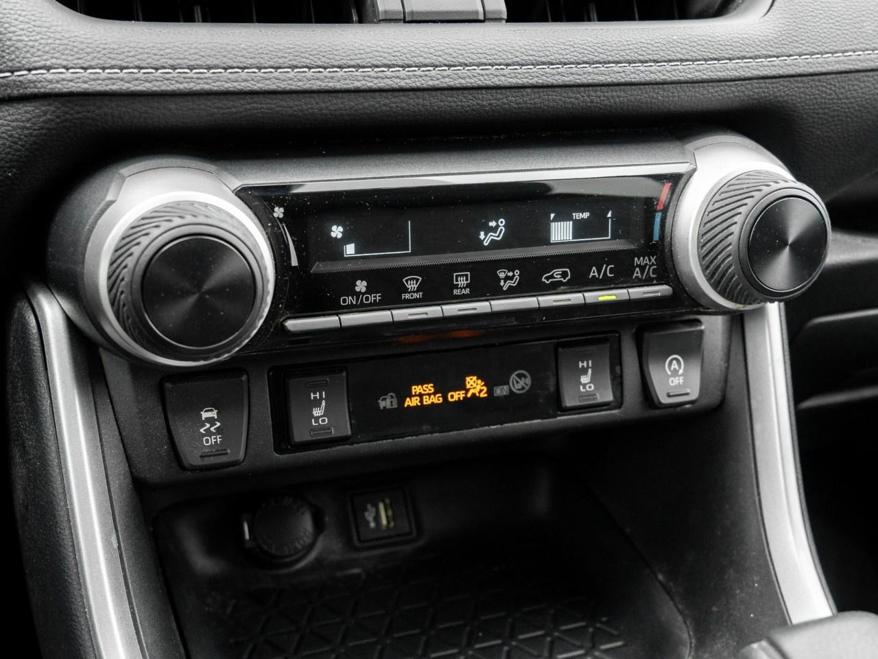 2023 Toyota RAV4 LE AWD Photo