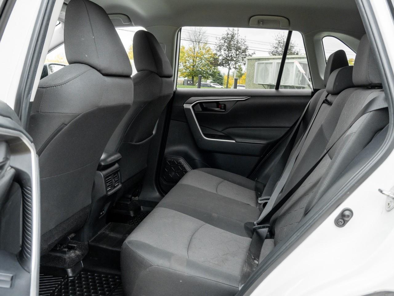 2023 Toyota RAV4 LE AWD Photo