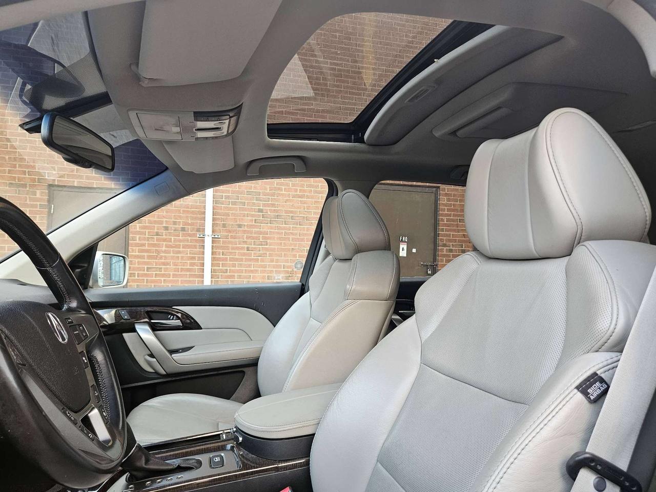 2011 Acura MDX AWD, Navi, Camera, Leather, Sunroof, 7 passenger Photo