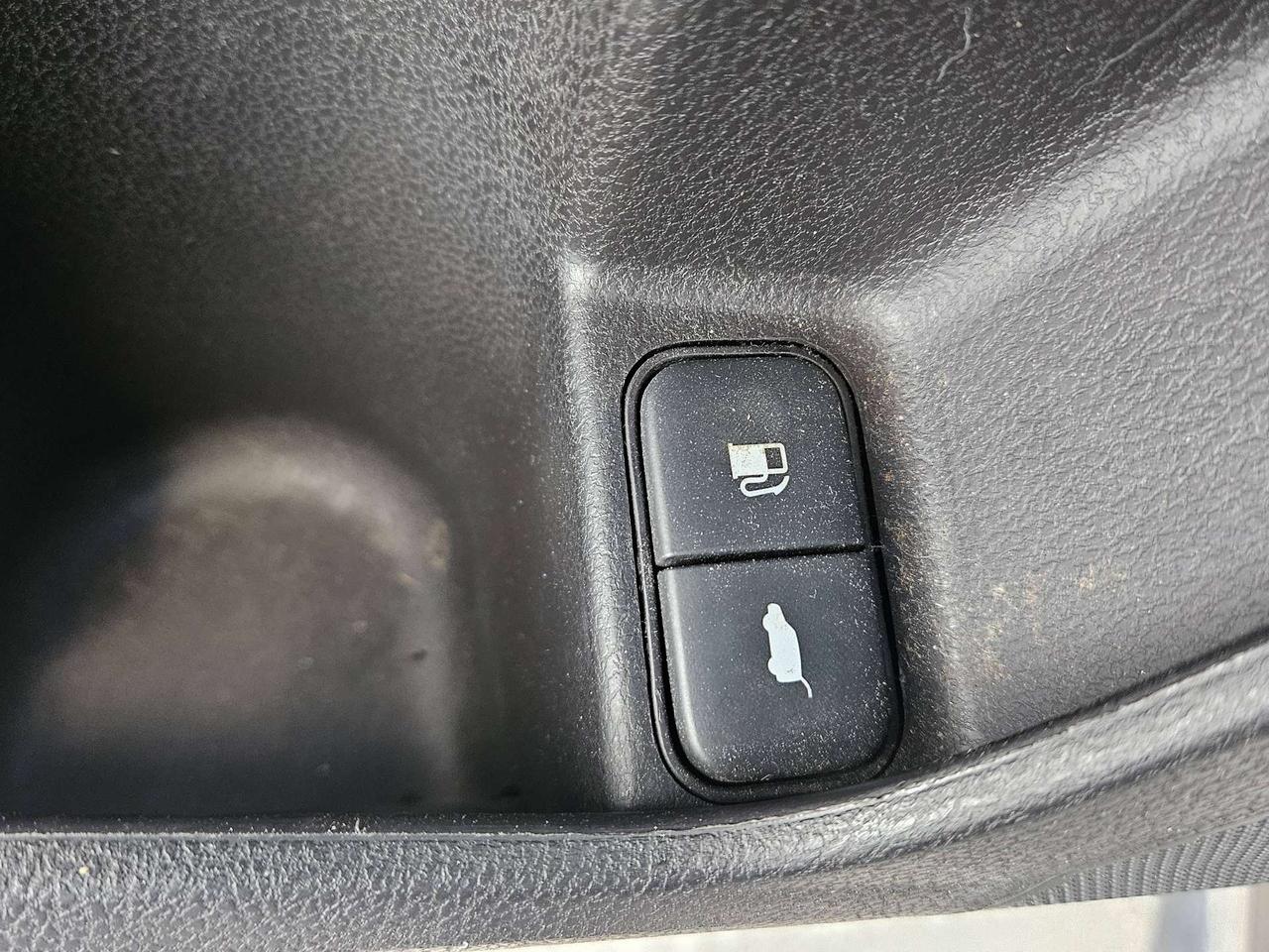 2011 Acura MDX AWD, Navi, Camera, Leather, Sunroof, 7 passenger Photo