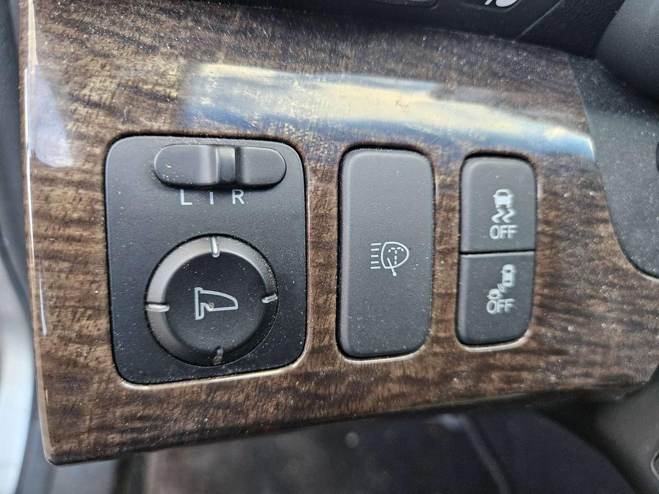 2011 Acura MDX AWD, Navi, Camera, Leather, Sunroof, 7 passenger Photo
