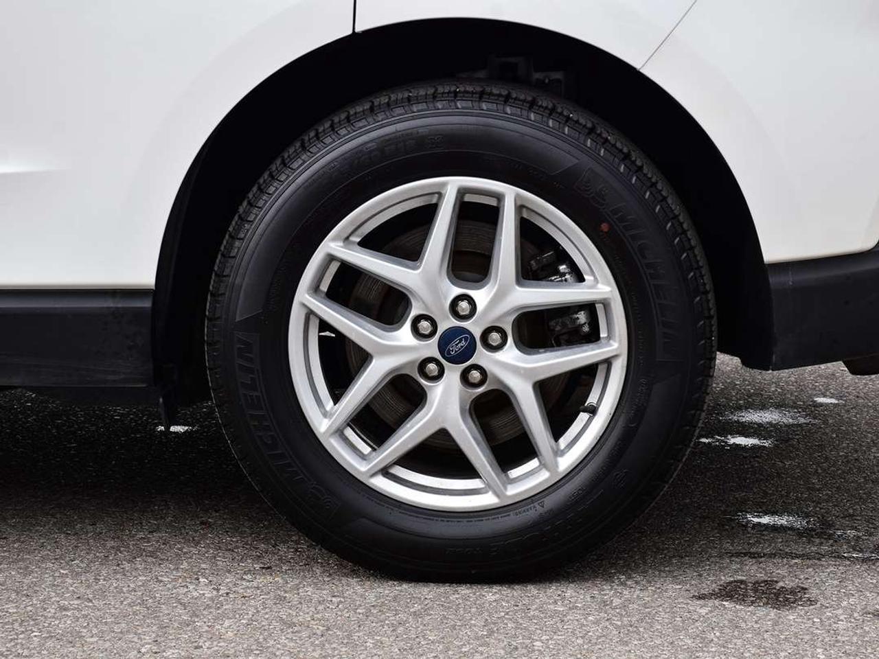 2022 Ford Edge SEL Photo