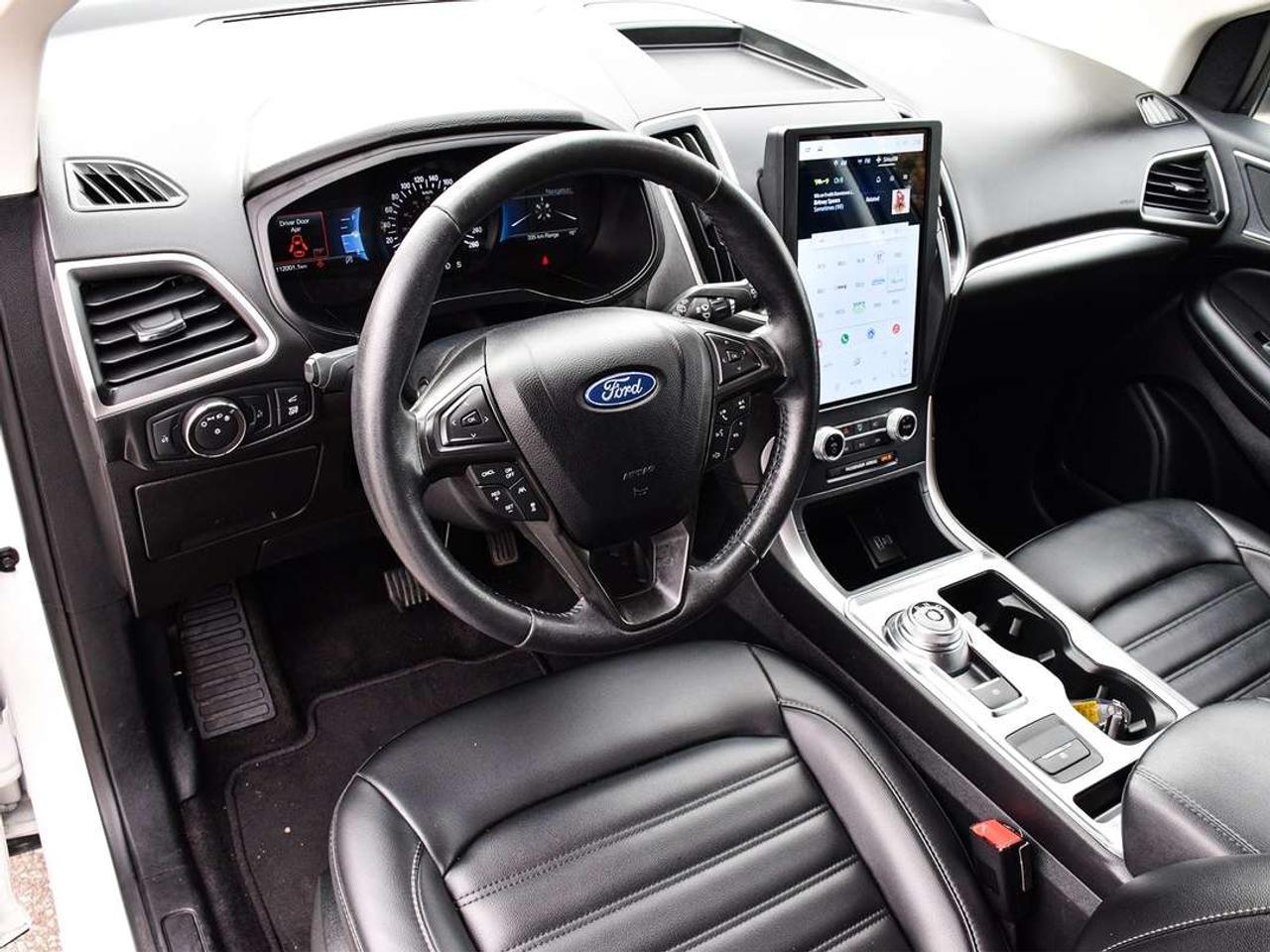 2022 Ford Edge SEL Photo