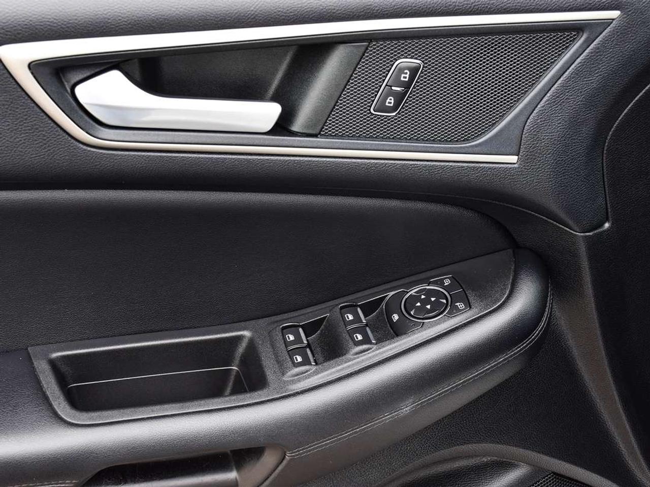 2022 Ford Edge SEL Photo