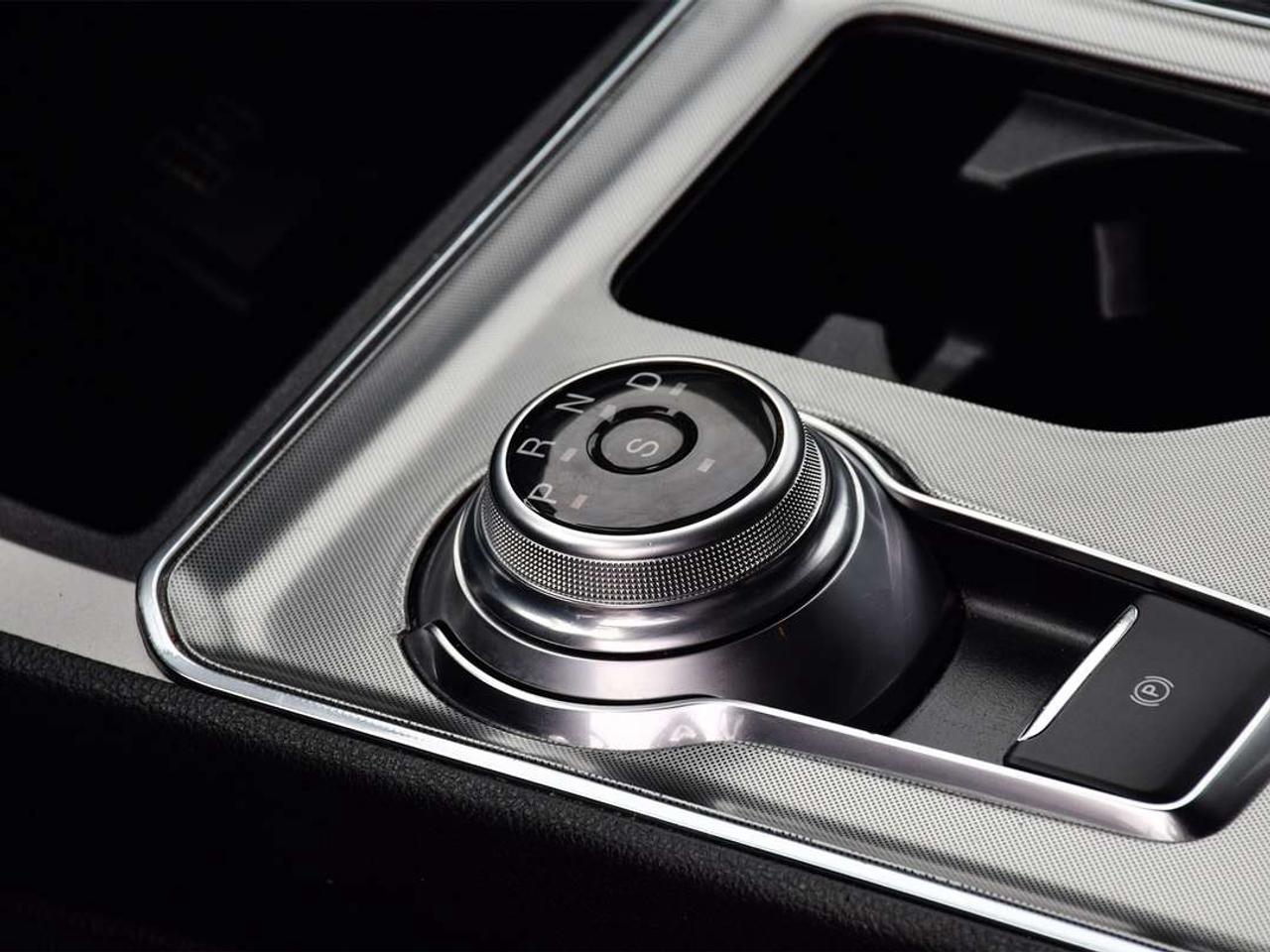 2022 Ford Edge SEL Photo