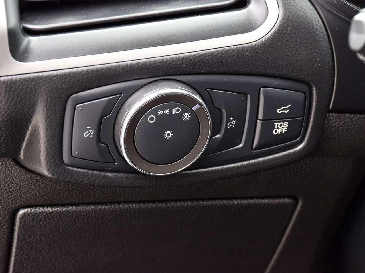 2022 Ford Edge SEL Photo