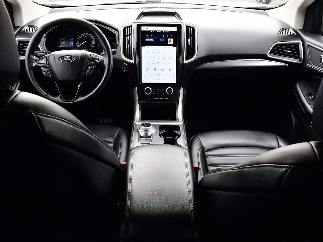 2022 Ford Edge SEL Photo