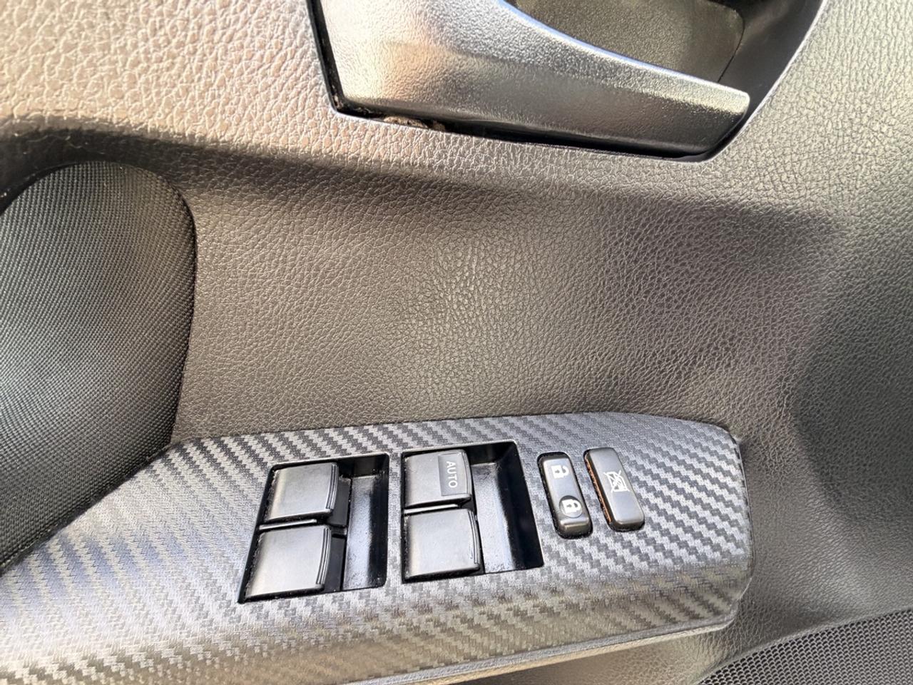 2014 Toyota RAV4 LE Photo