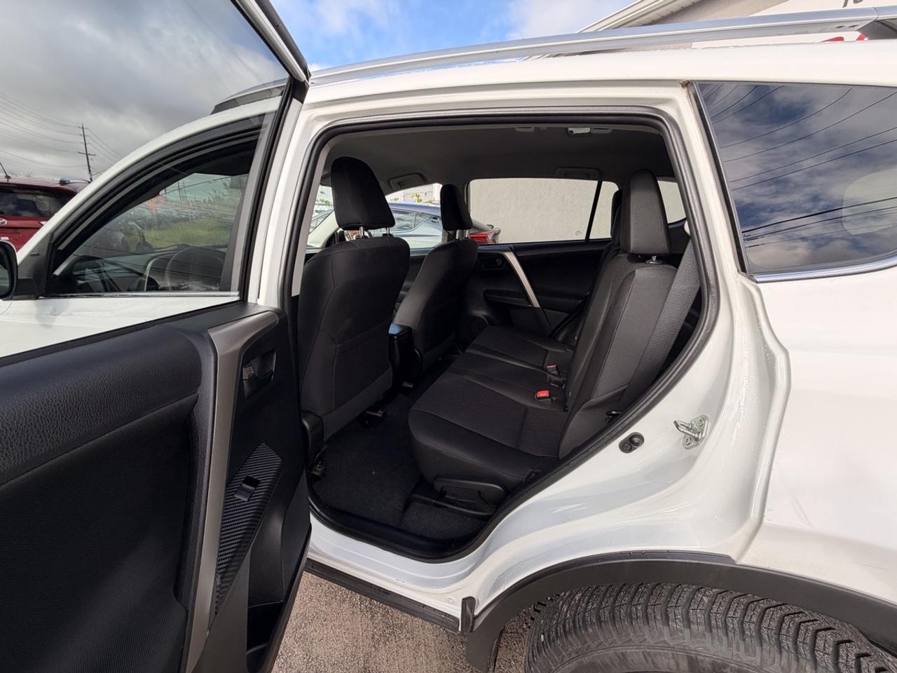 2014 Toyota RAV4 LE Photo